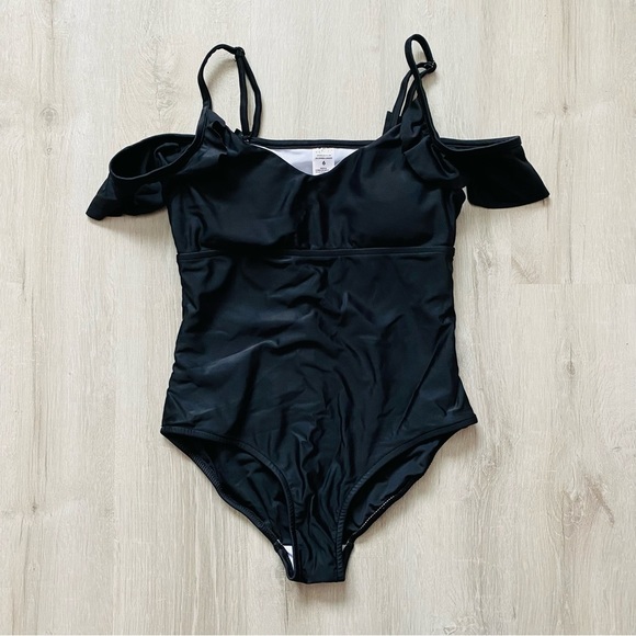 VENUS One Piece Swimsuit Black Sz 6 - Picture 1 of 6